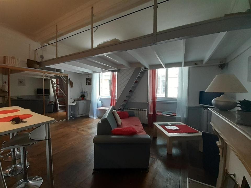 Coquet Studio En Mezzanine Nuit Pour 2 Personnes Saint-Girons  Extérieur photo