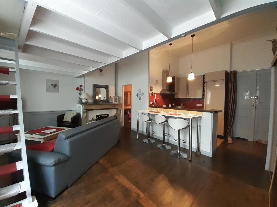 Coquet Studio En Mezzanine Nuit Pour 2 Personnes Saint-Girons  Extérieur photo