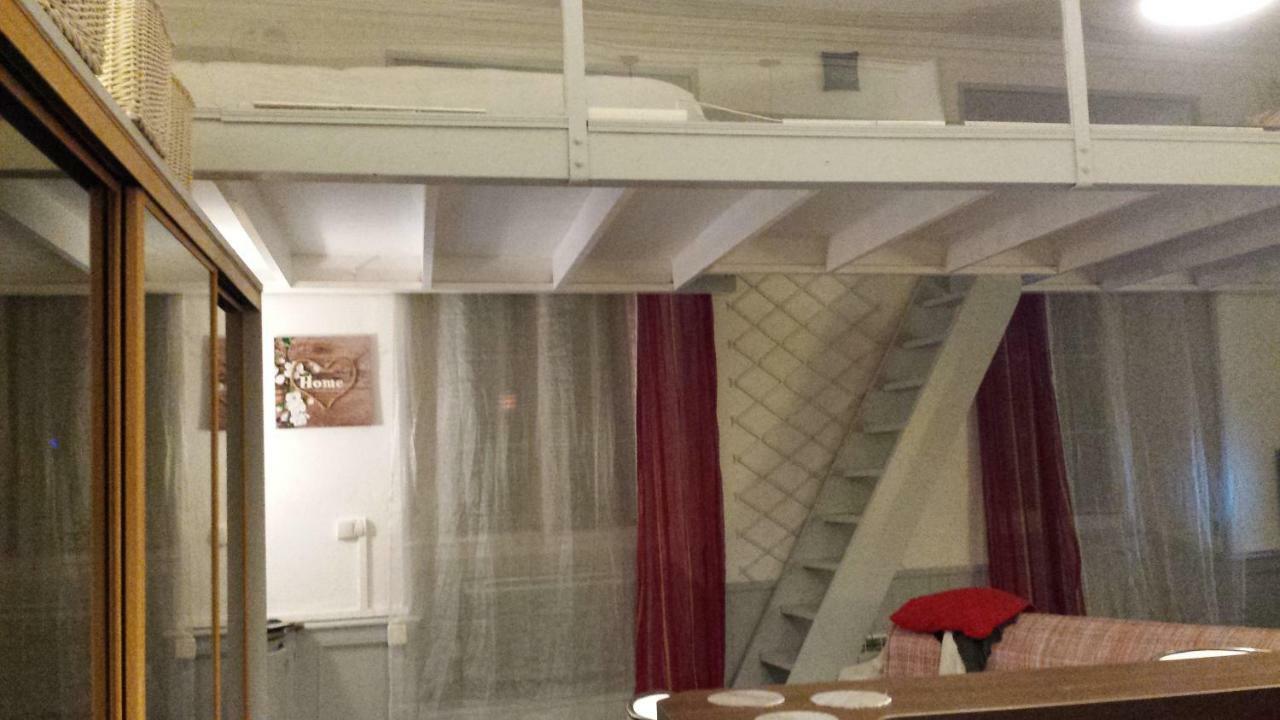 Coquet Studio En Mezzanine Nuit Pour 2 Personnes Saint-Girons  Extérieur photo